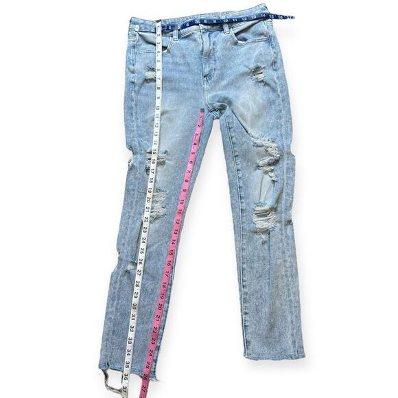 AMERICAN EAGLE Women's Light Blue Wash The Dream Jean Super Hi-Rise Distressed D - Picture 6 of 6